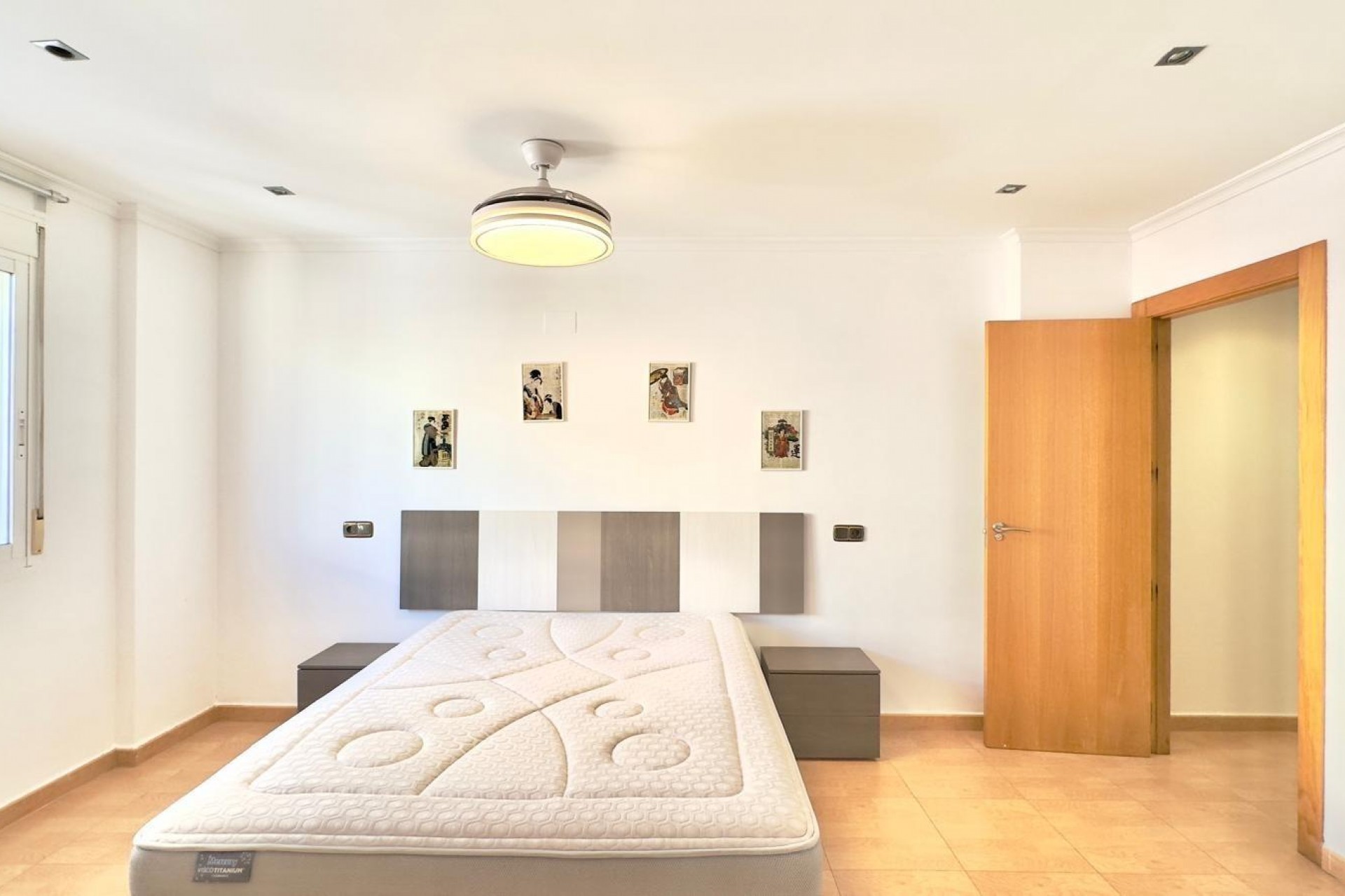 Resale - Apartment -
Torrevieja - Centro