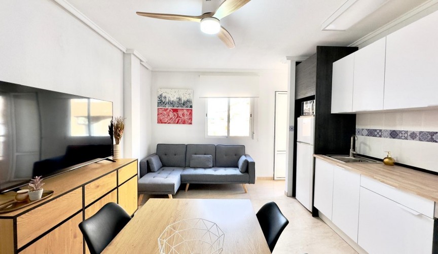 Resale - Apartment -
Torrevieja - Centro