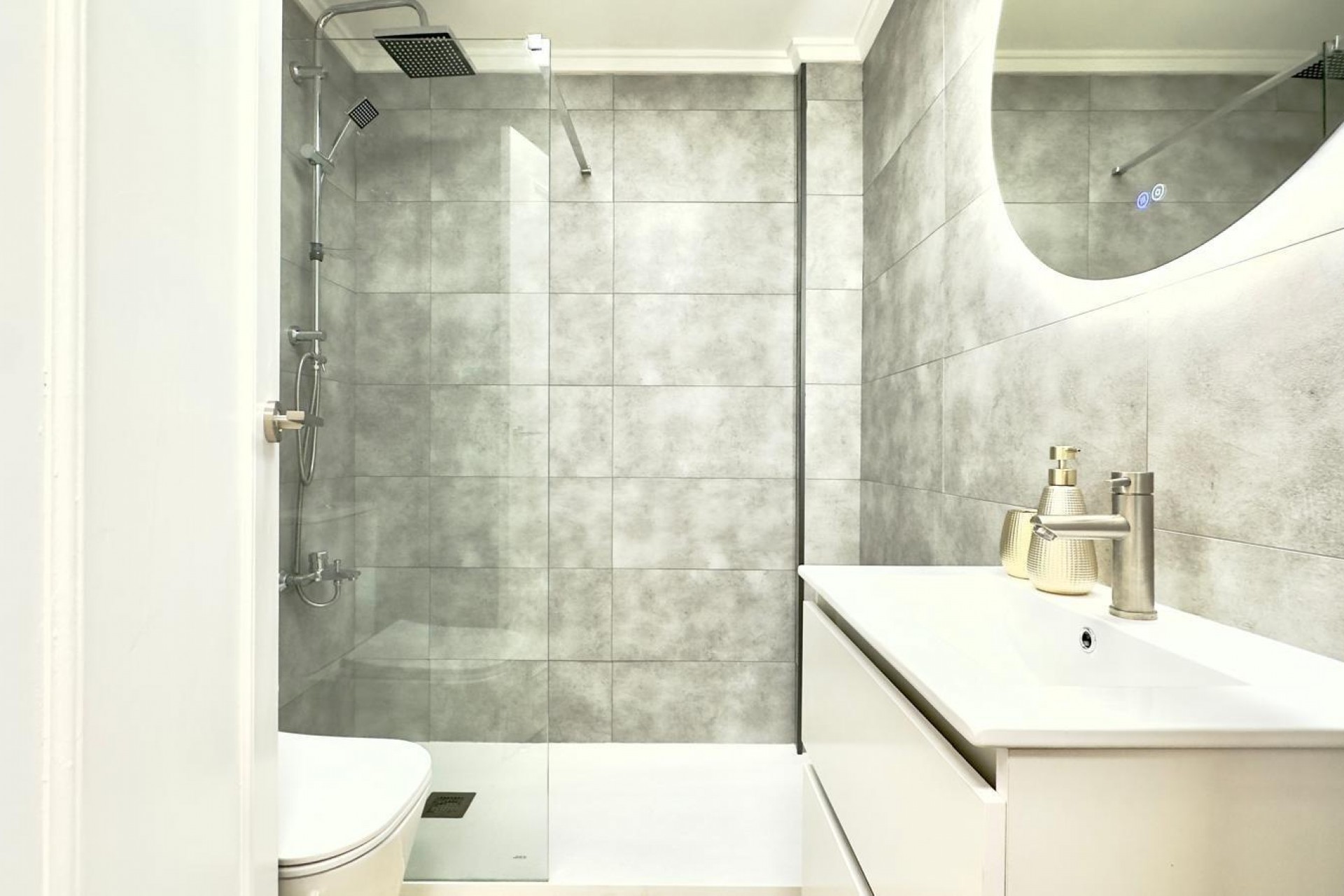 Resale - Apartment -
Torrevieja - Centro