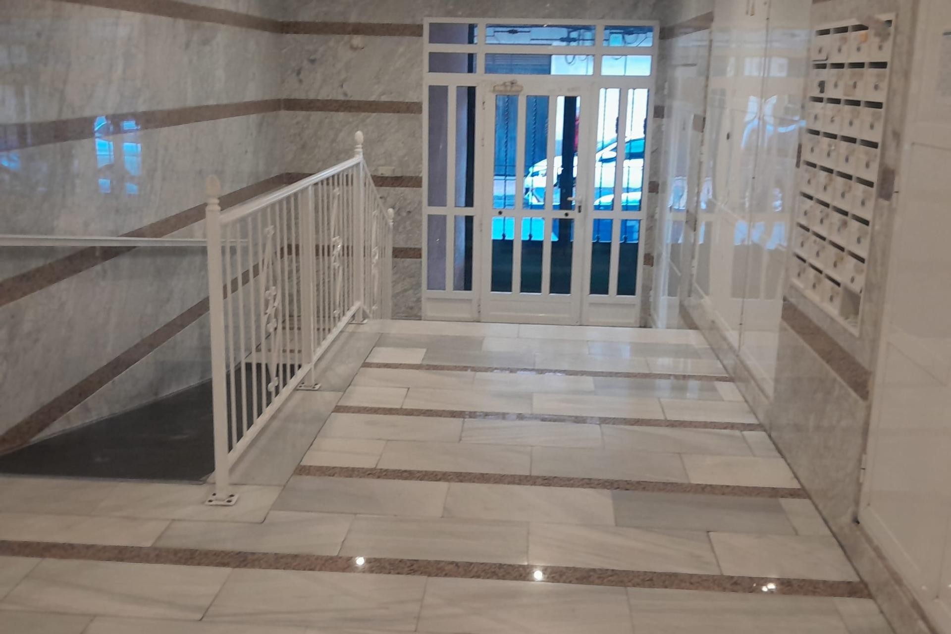 Resale - Apartment -
Torrevieja - Centro