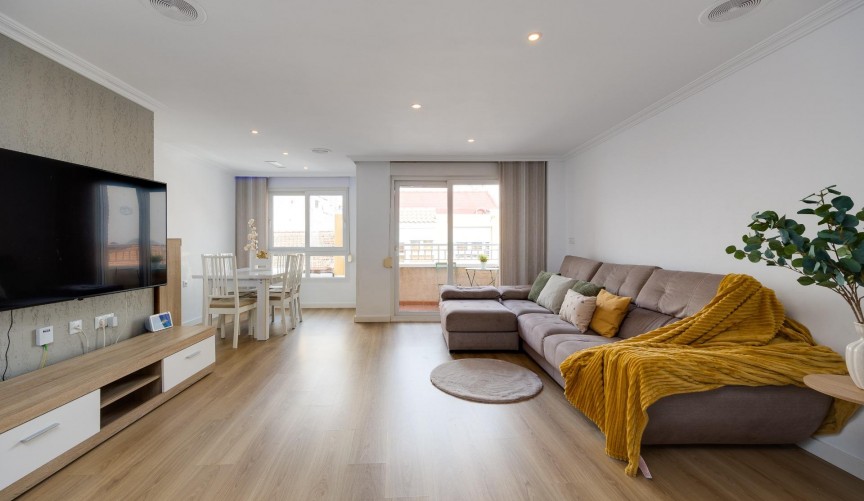 Resale - Apartment -
Torrevieja - Centro