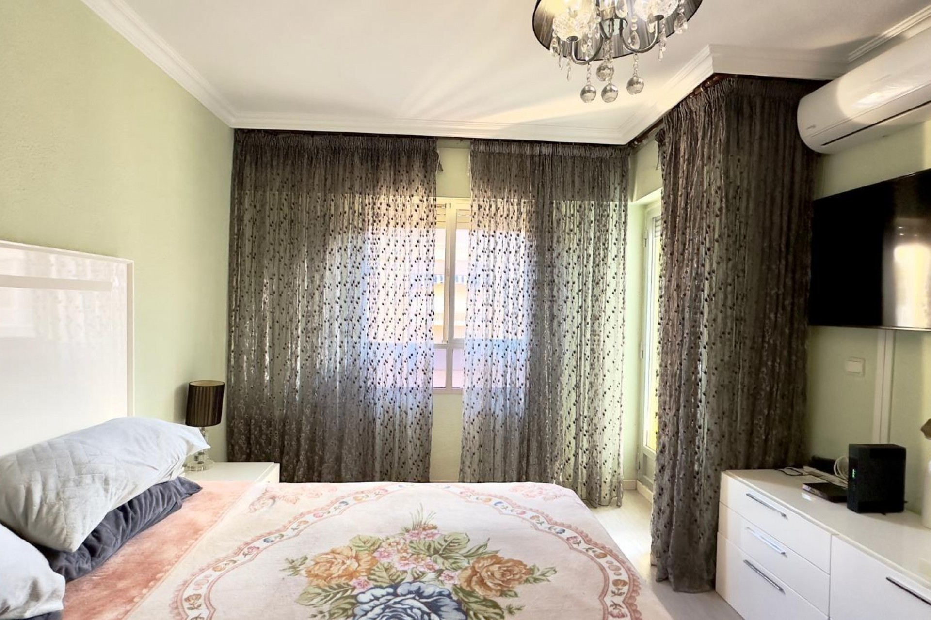 Resale - Apartment -
Torrevieja - Centro