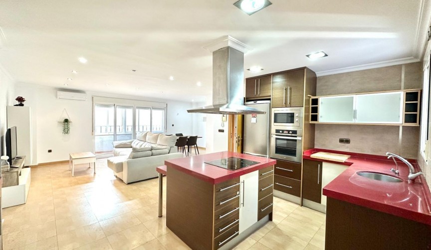 Resale - Apartment -
Torrevieja - Centro