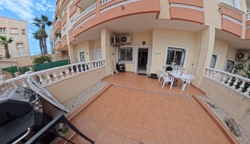 Resale - Apartment -
Torrevieja - Centro