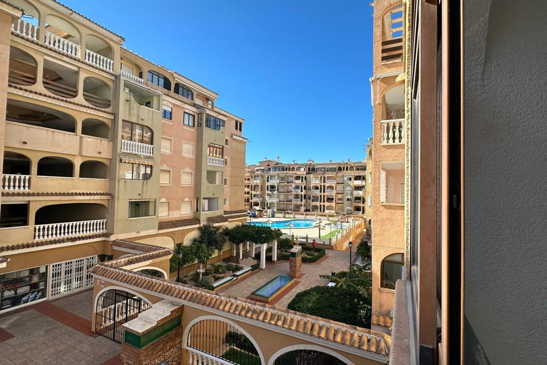 Resale - Apartment -
Torrevieja - Centro