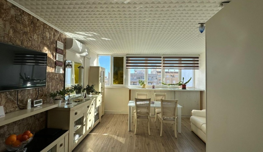 Resale - Apartment -
Torrevieja - Centro