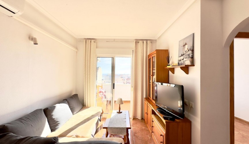 Resale - Apartment -
Torrevieja - Centro