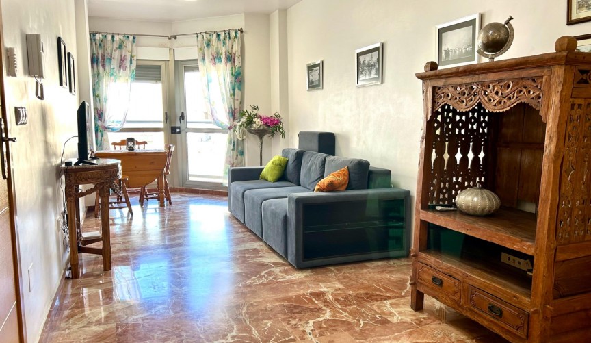 Resale - Apartment -
Torrevieja - Centro