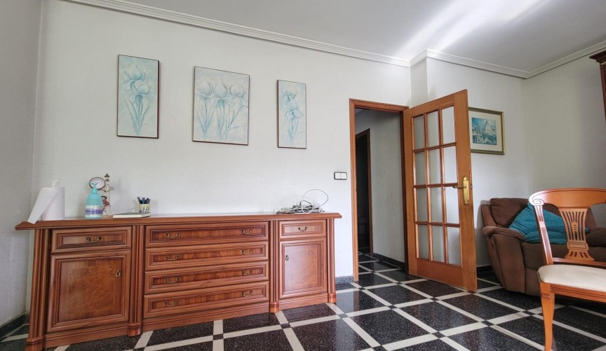 Resale - Apartment -
Torrevieja - Centro