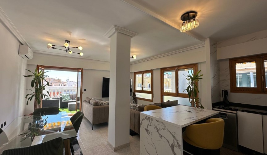 Resale - Apartment -
Torrevieja - Centro