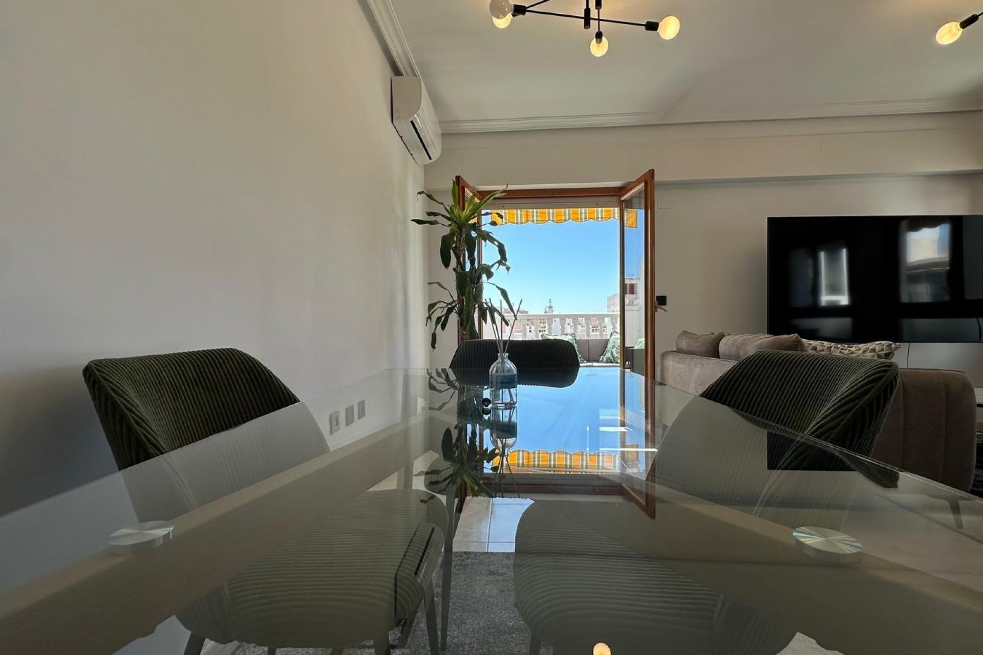 Resale - Apartment -
Torrevieja - Centro