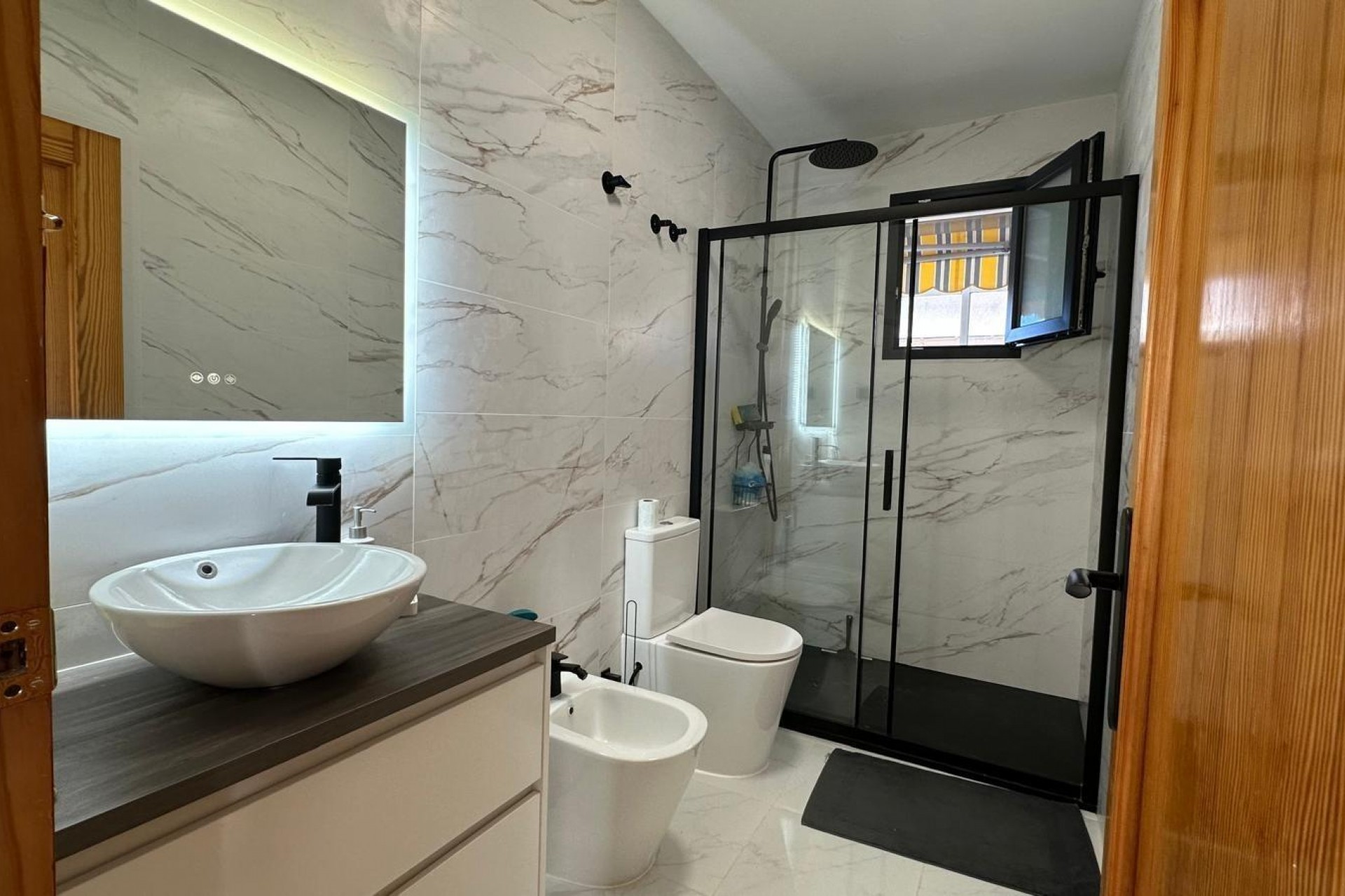 Resale - Apartment -
Torrevieja - Centro