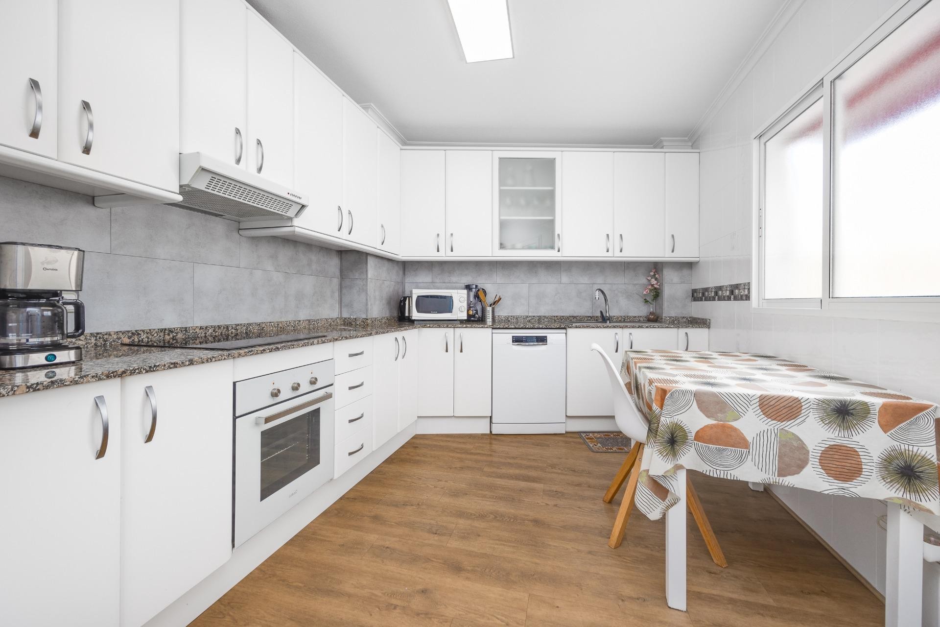 Resale - Apartment -
Torrevieja - Centro