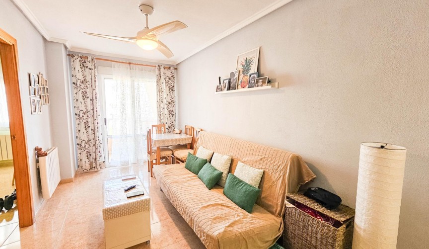 Resale - Apartment -
Torrevieja - Centro