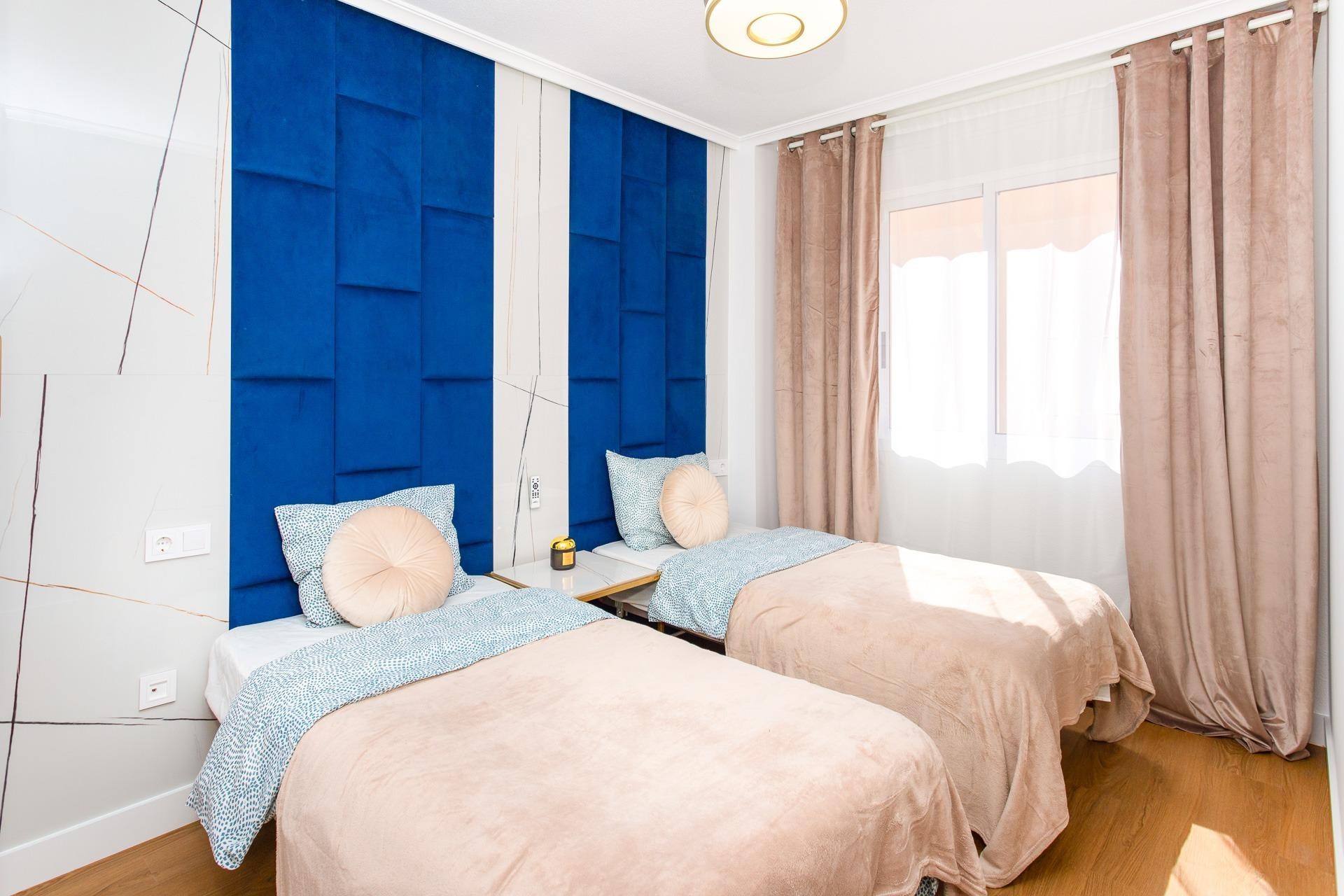 Resale - Apartment -
Torrevieja - Centro
