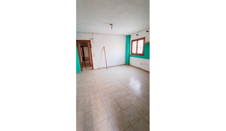 Resale - Apartment -
Torrevieja - Centro