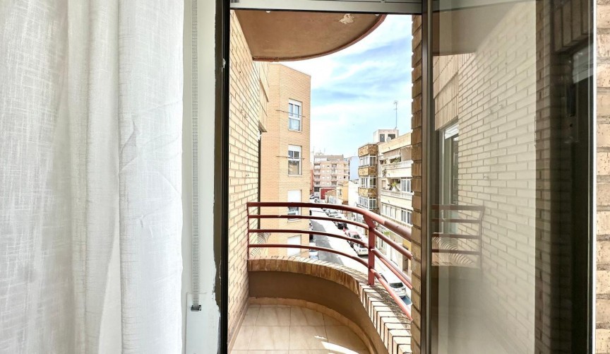 Resale - Apartment -
Torrevieja - Centro