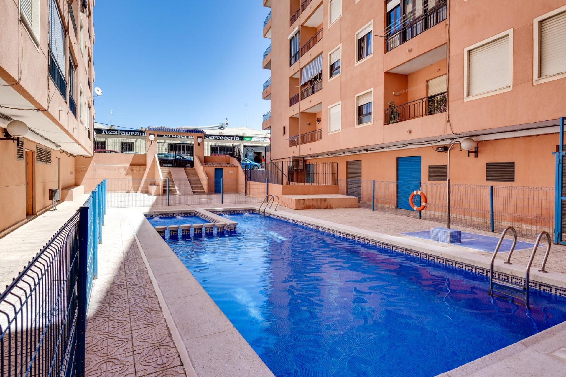 Resale - Apartment -
Torrevieja - Centro