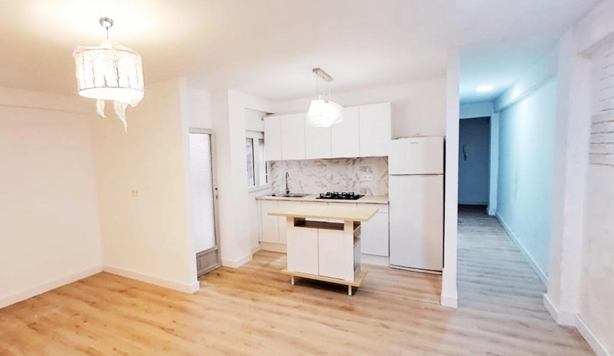 Resale - Apartment -
Torrevieja - Centro