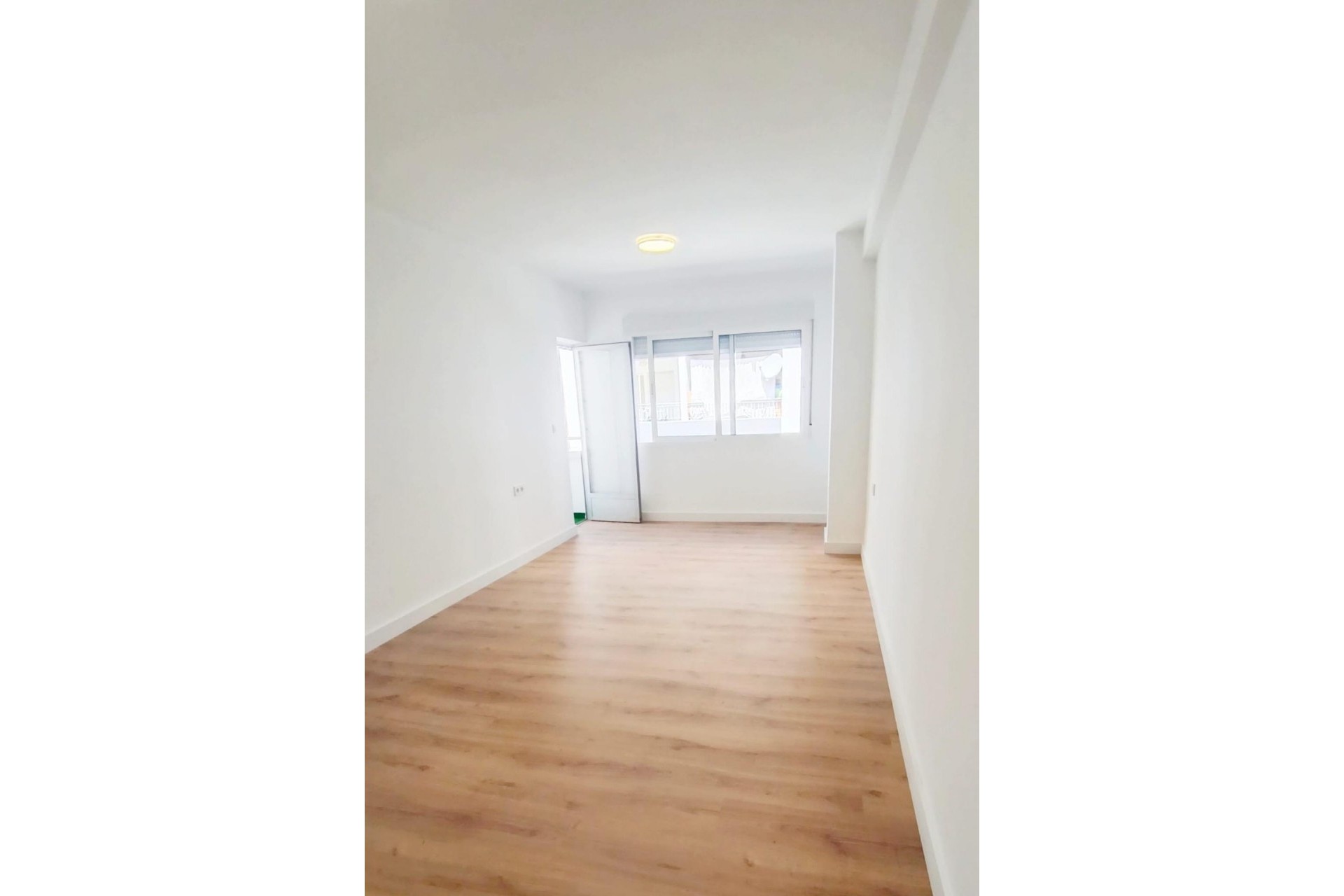 Resale - Apartment -
Torrevieja - Centro