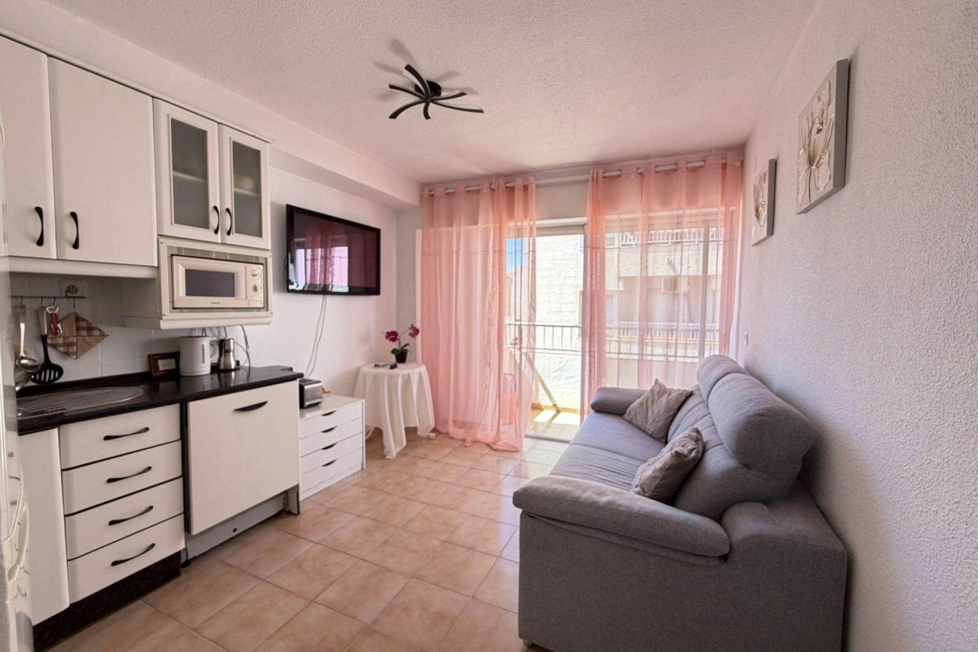 Resale - Apartment -
Torrevieja - Centro