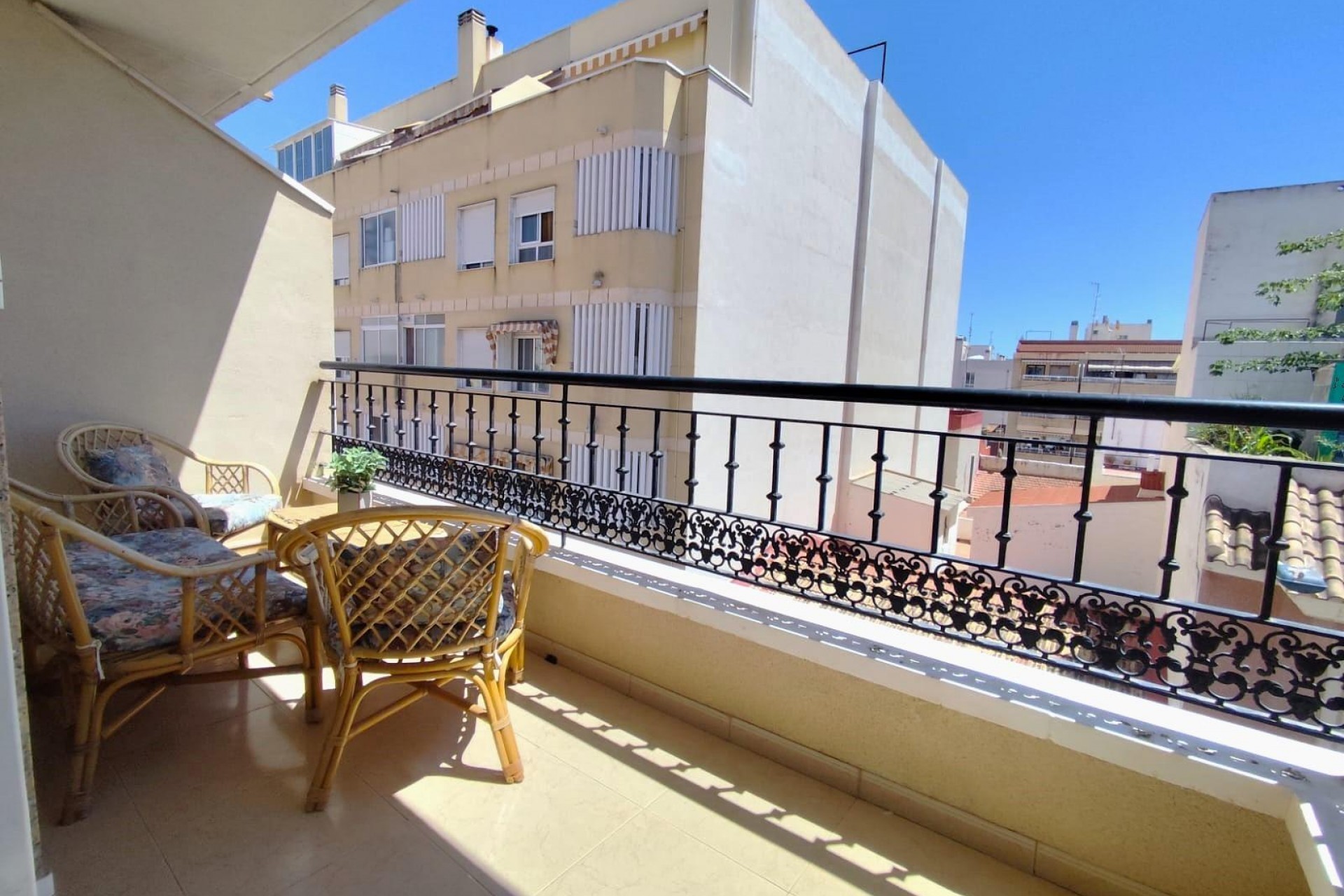 Resale - Apartment -
Torrevieja - Centro