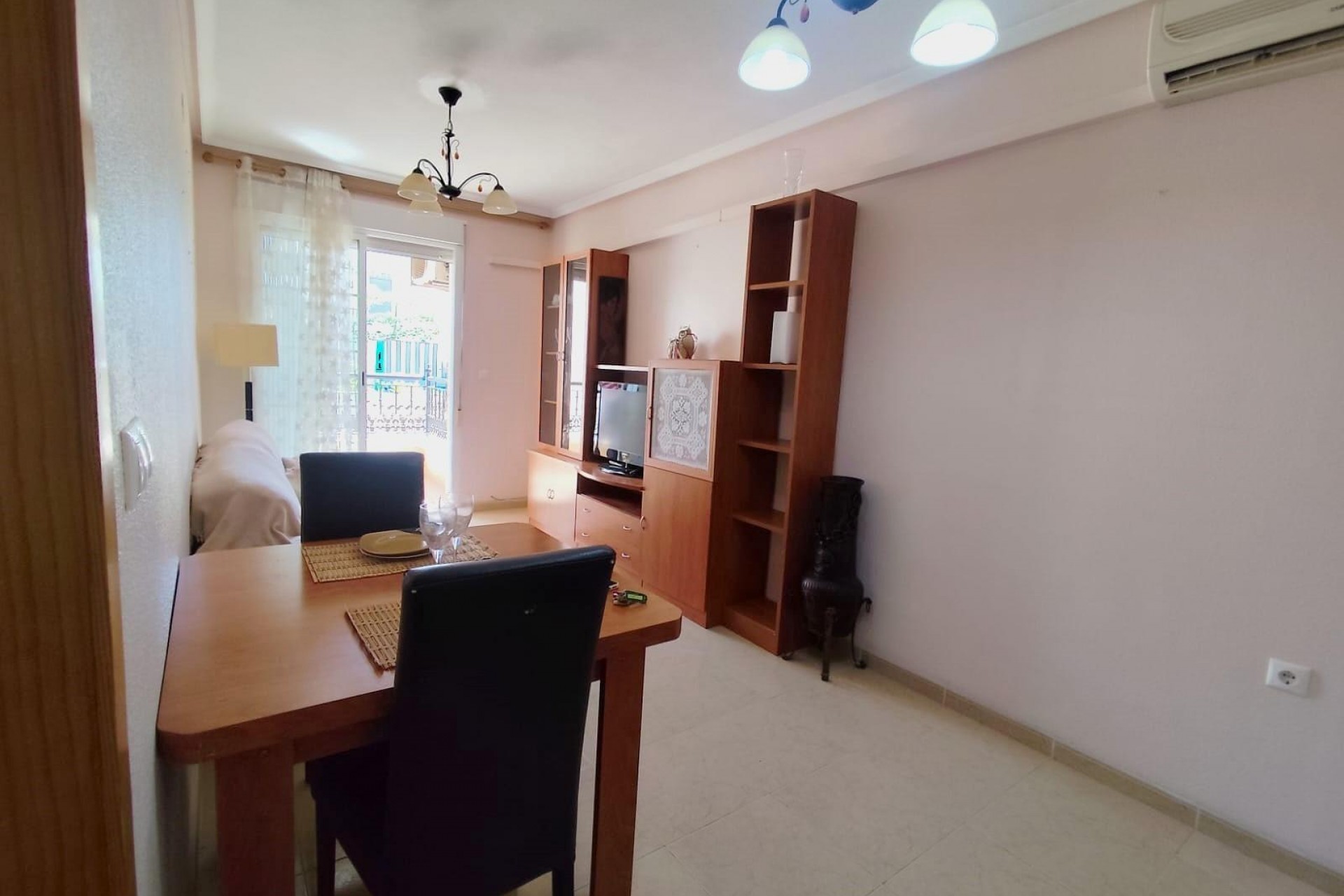 Resale - Apartment -
Torrevieja - Centro