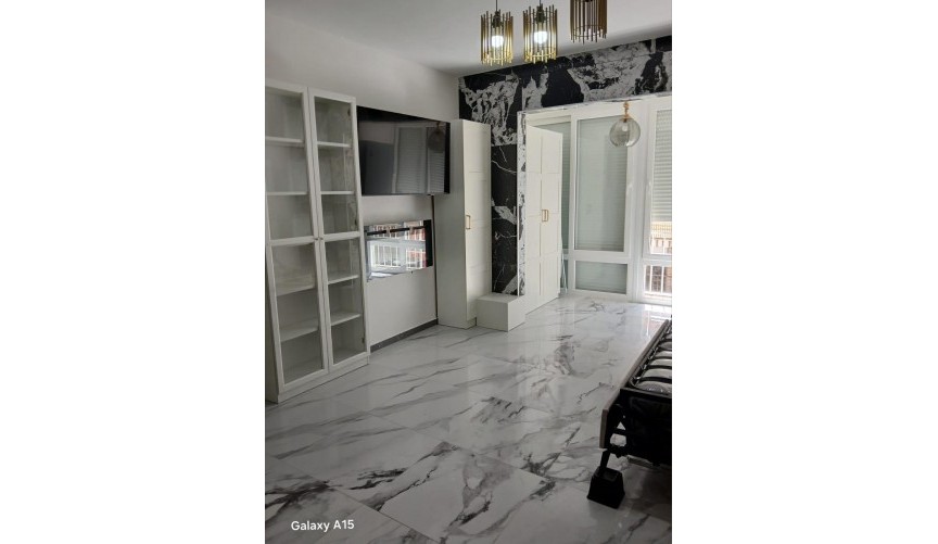 Resale - Apartment -
Torrevieja - Centro