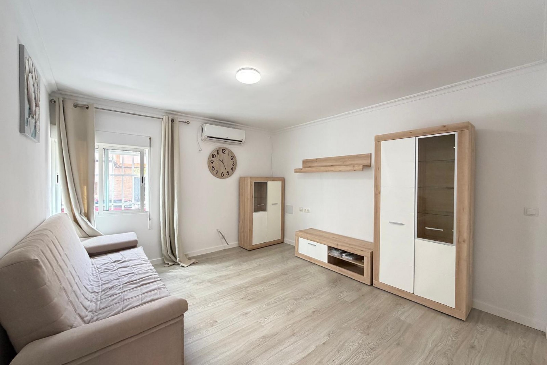 Resale - Apartment -
Torrevieja - Centro