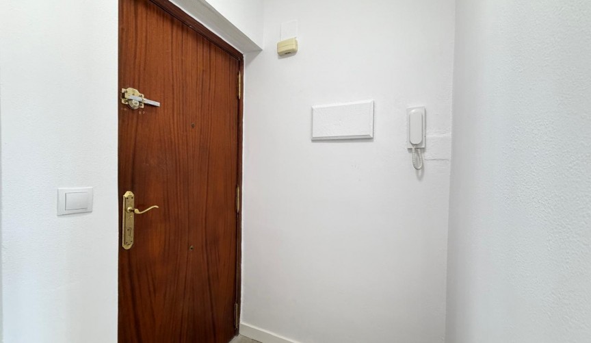 Resale - Apartment -
Torrevieja - Centro