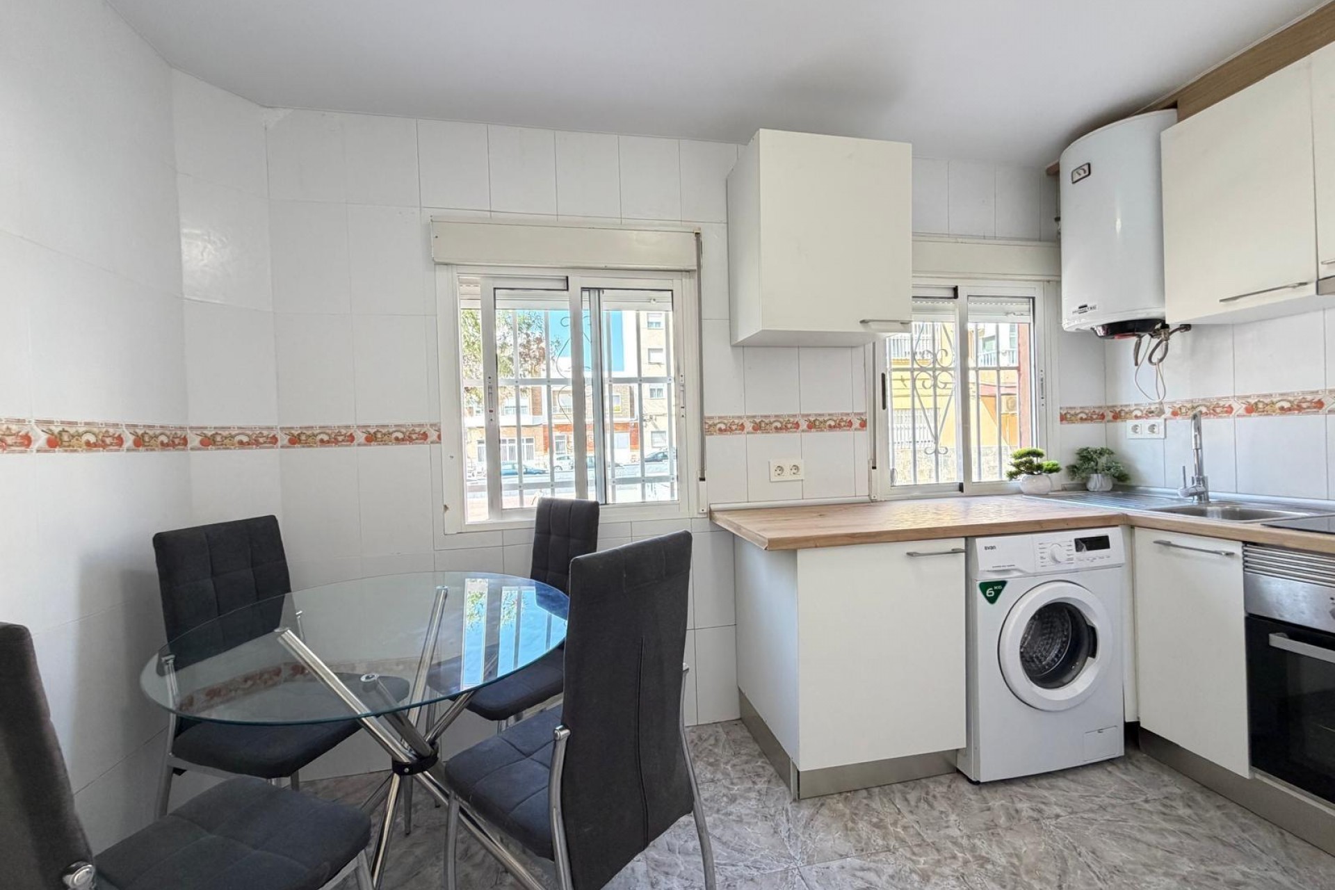 Resale - Apartment -
Torrevieja - Centro