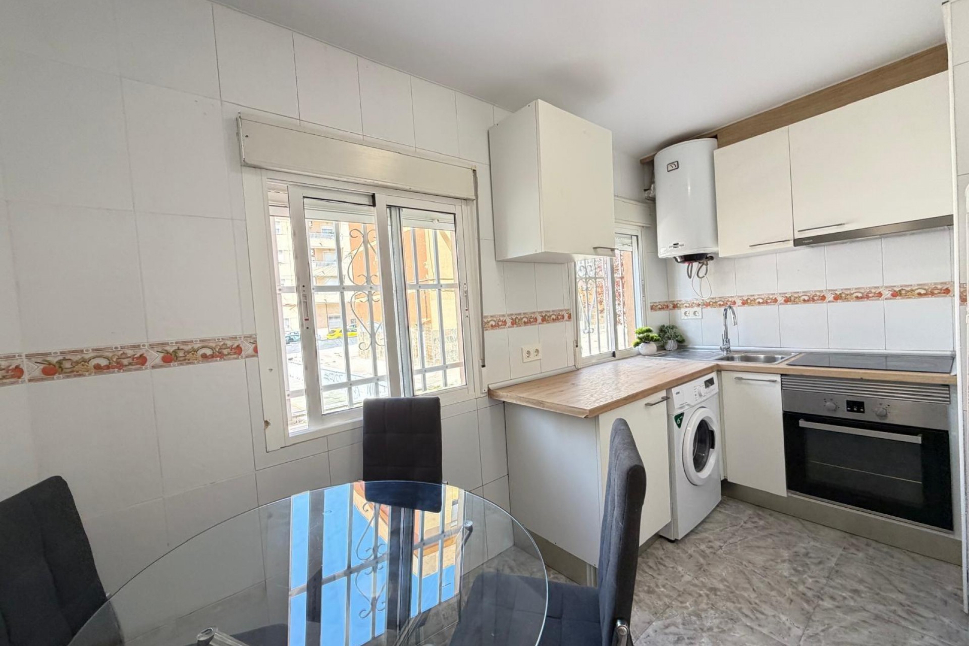 Resale - Apartment -
Torrevieja - Centro