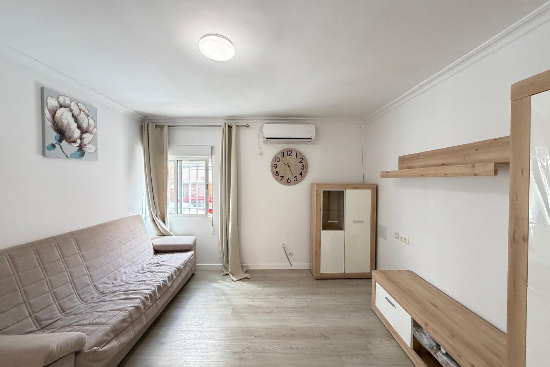 Resale - Apartment -
Torrevieja - Centro