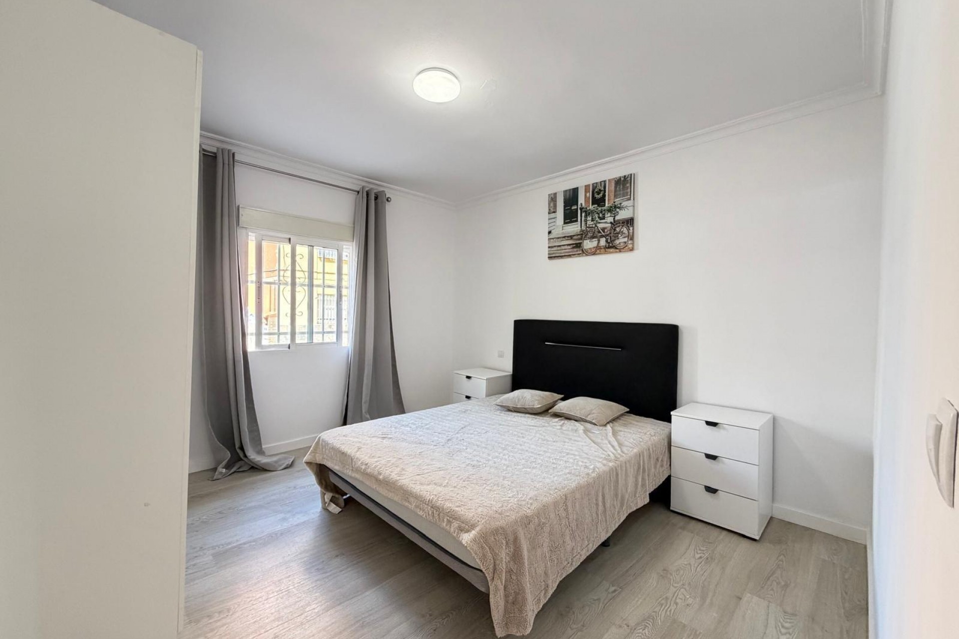 Resale - Apartment -
Torrevieja - Centro