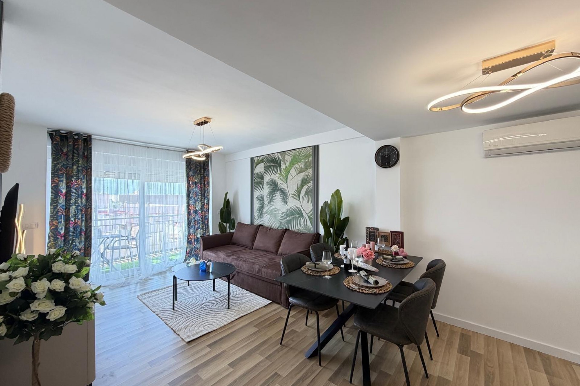 Resale - Apartment -
Torrevieja - Centro