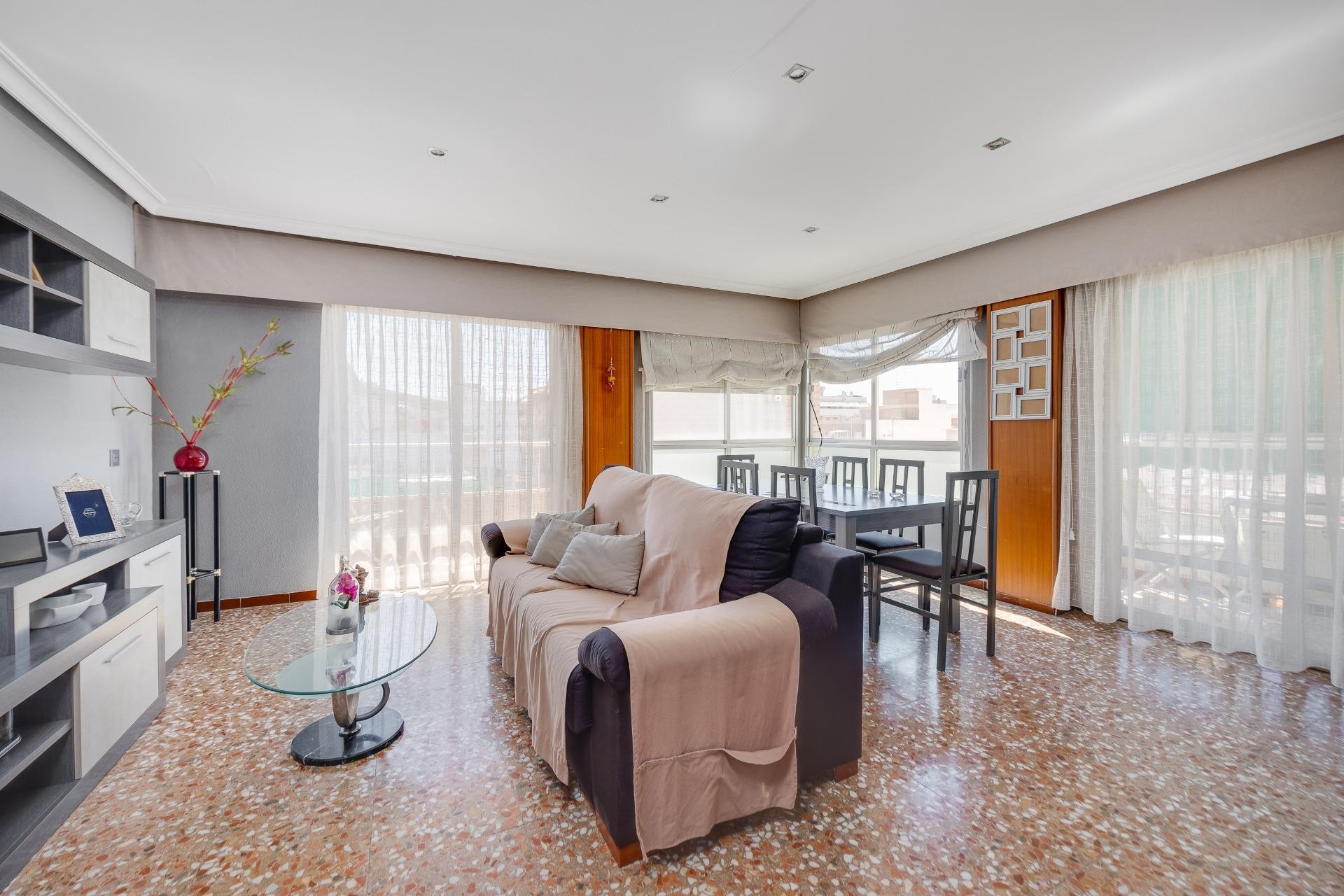Resale - Apartment -
Torrevieja - Centro