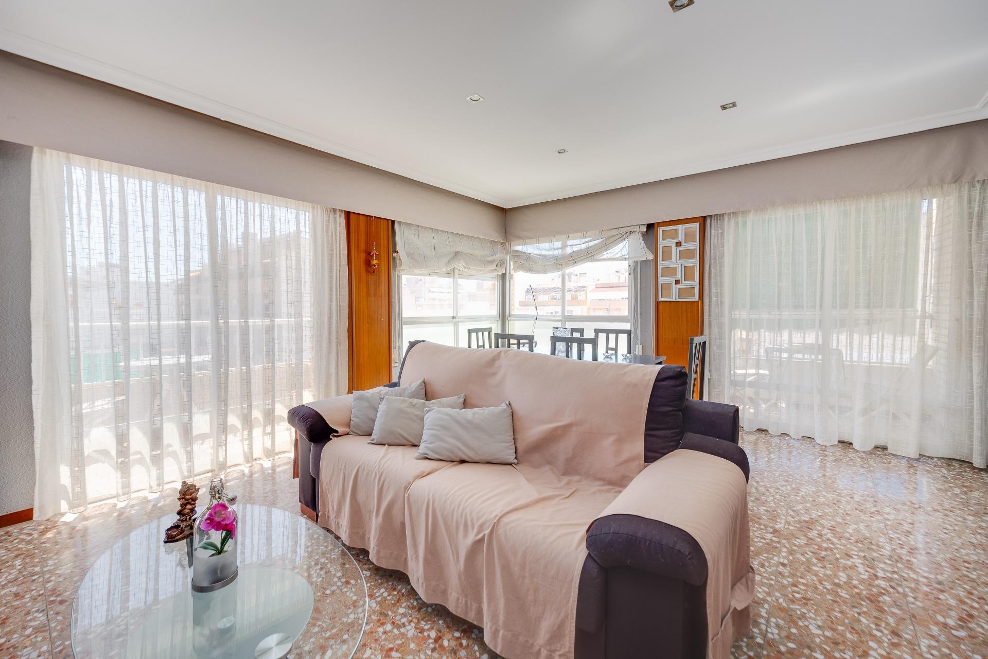 Resale - Apartment -
Torrevieja - Centro