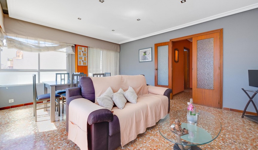 Resale - Apartment -
Torrevieja - Centro