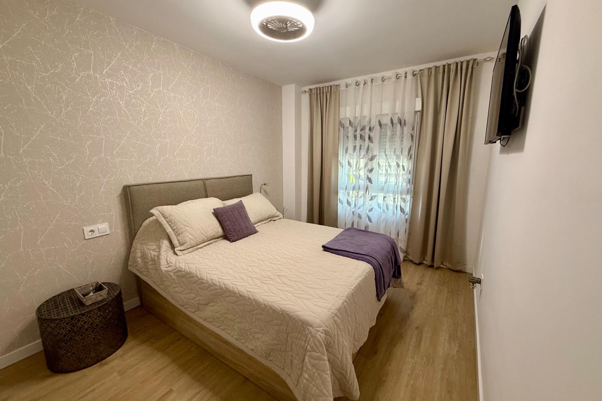 Resale - Apartment -
Torrevieja - Centro
