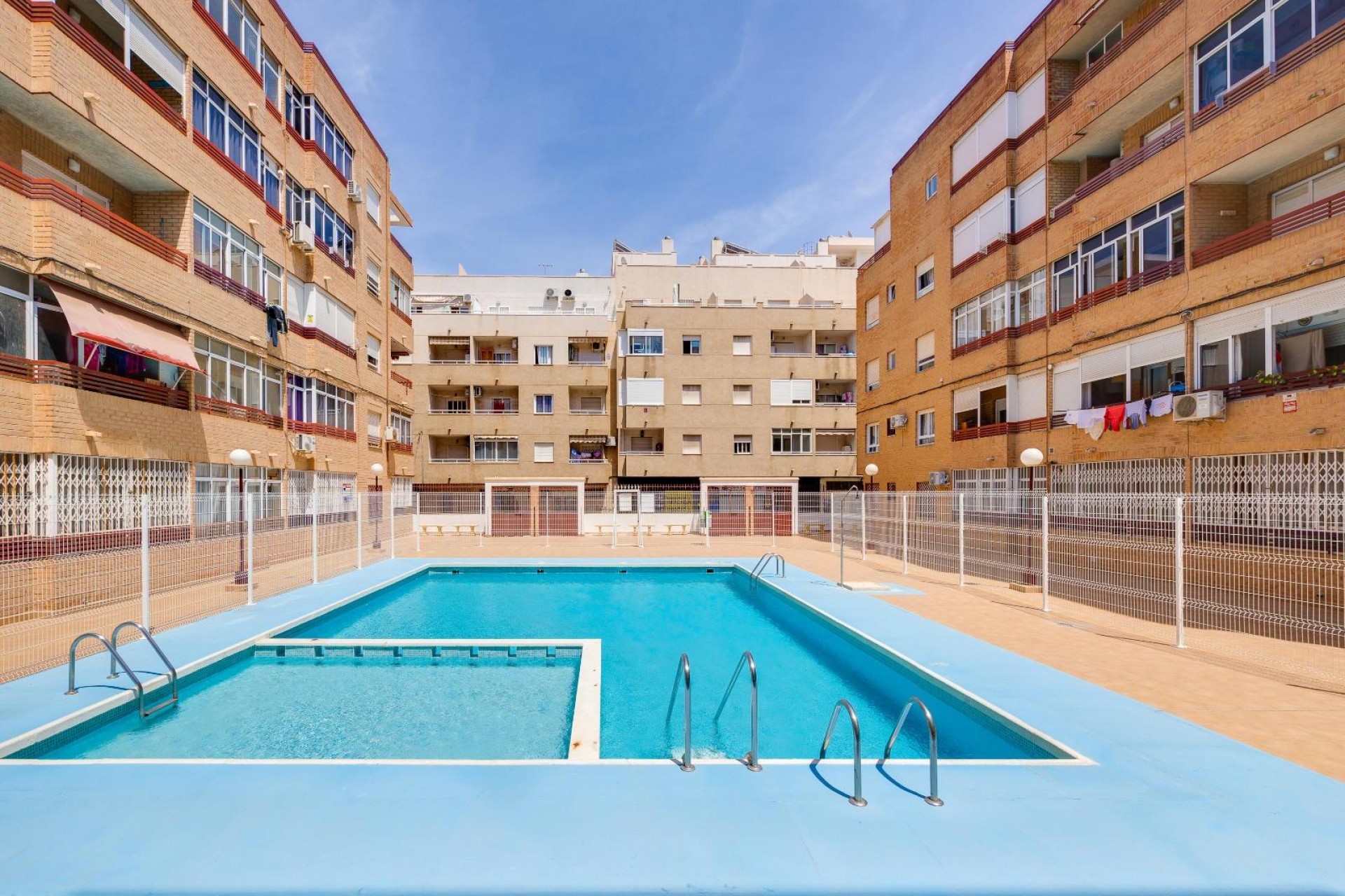 Resale - Apartment -
Torrevieja - Centro