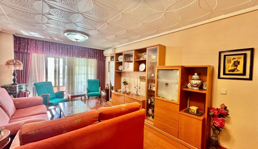 Resale - Apartment -
Torrevieja - Centro