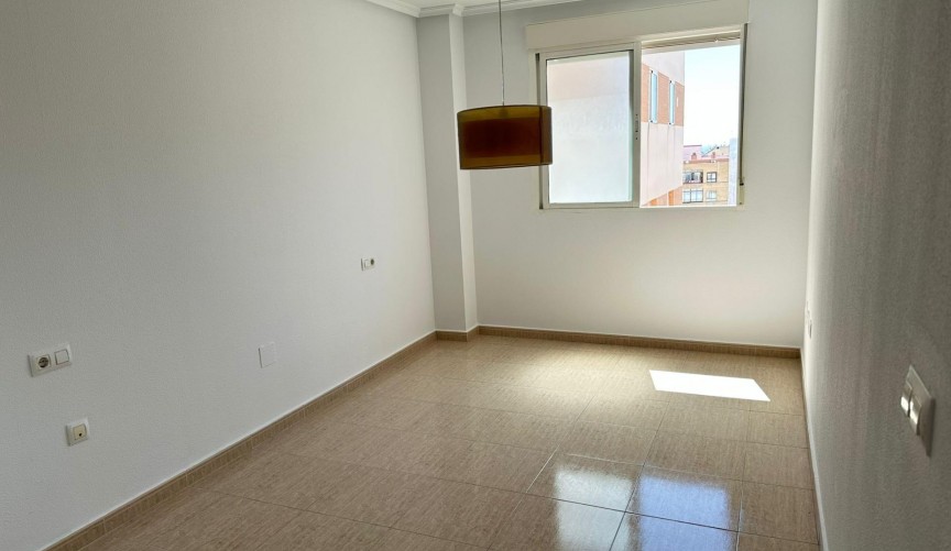 Resale - Apartment -
Torrevieja - Centro