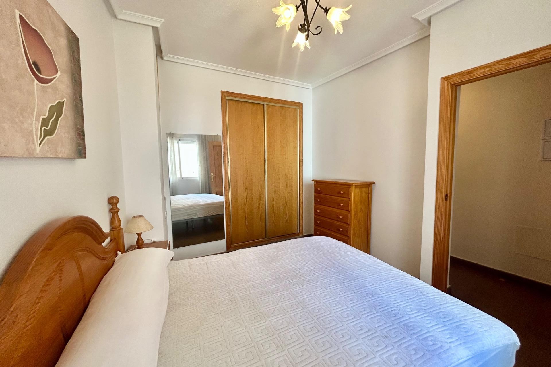 Resale - Apartment -
Torrevieja - Centro