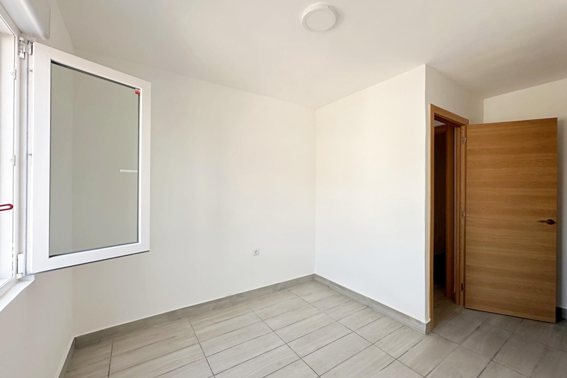 Resale - Apartment -
Torrevieja - Centro