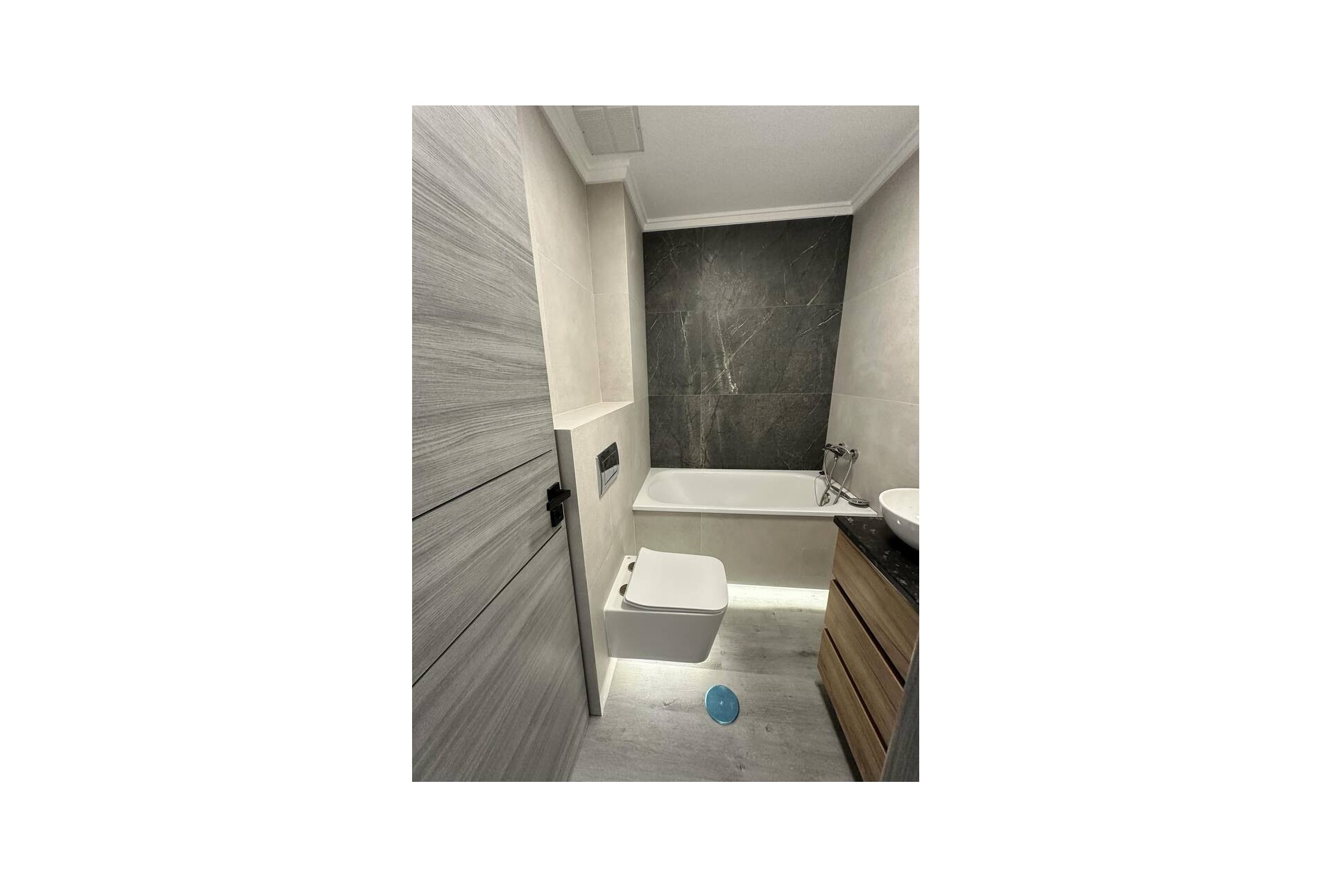 Resale - Apartment -
Torrevieja - Centro