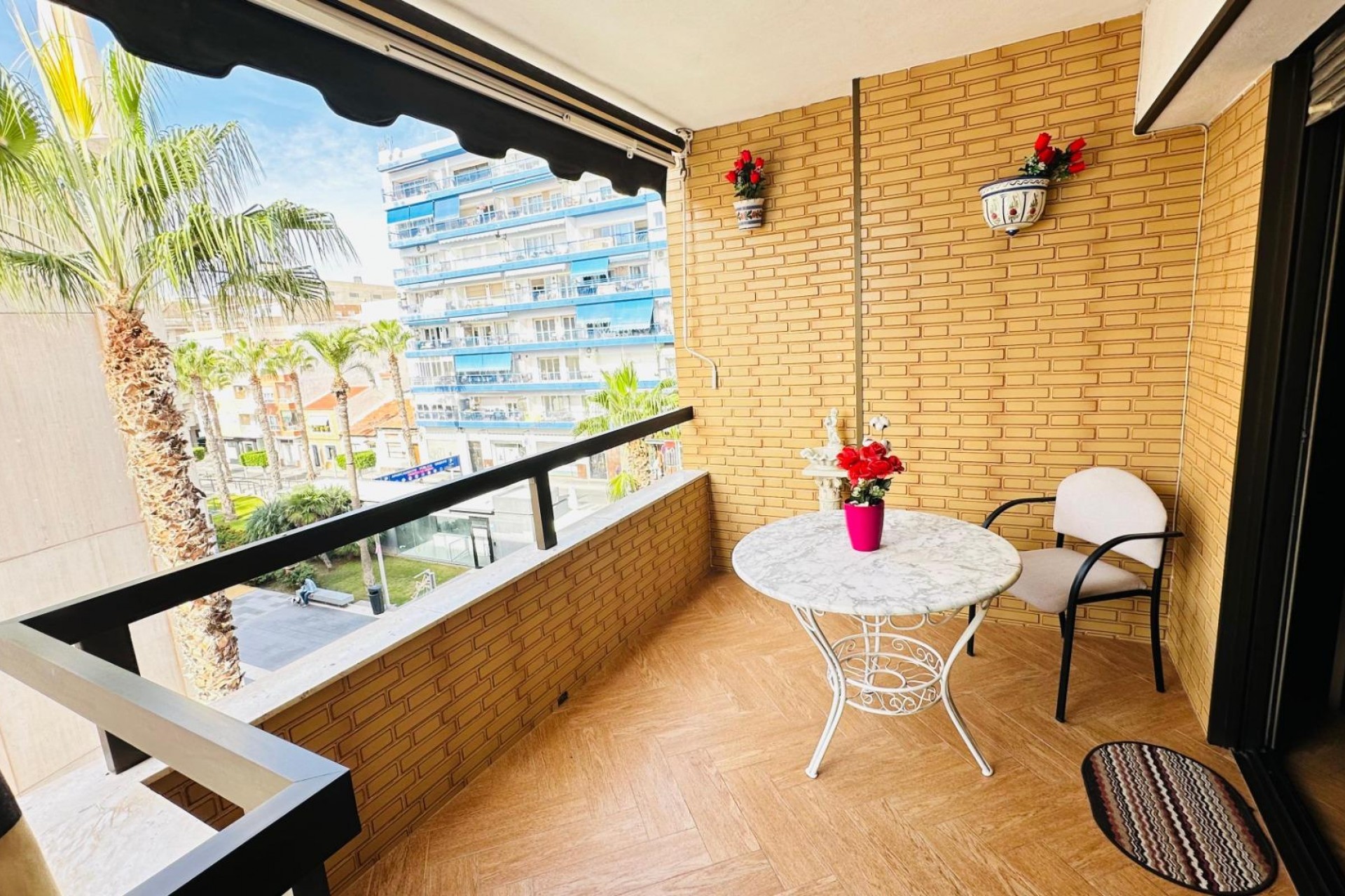 Resale - Apartment -
Torrevieja - Centro
