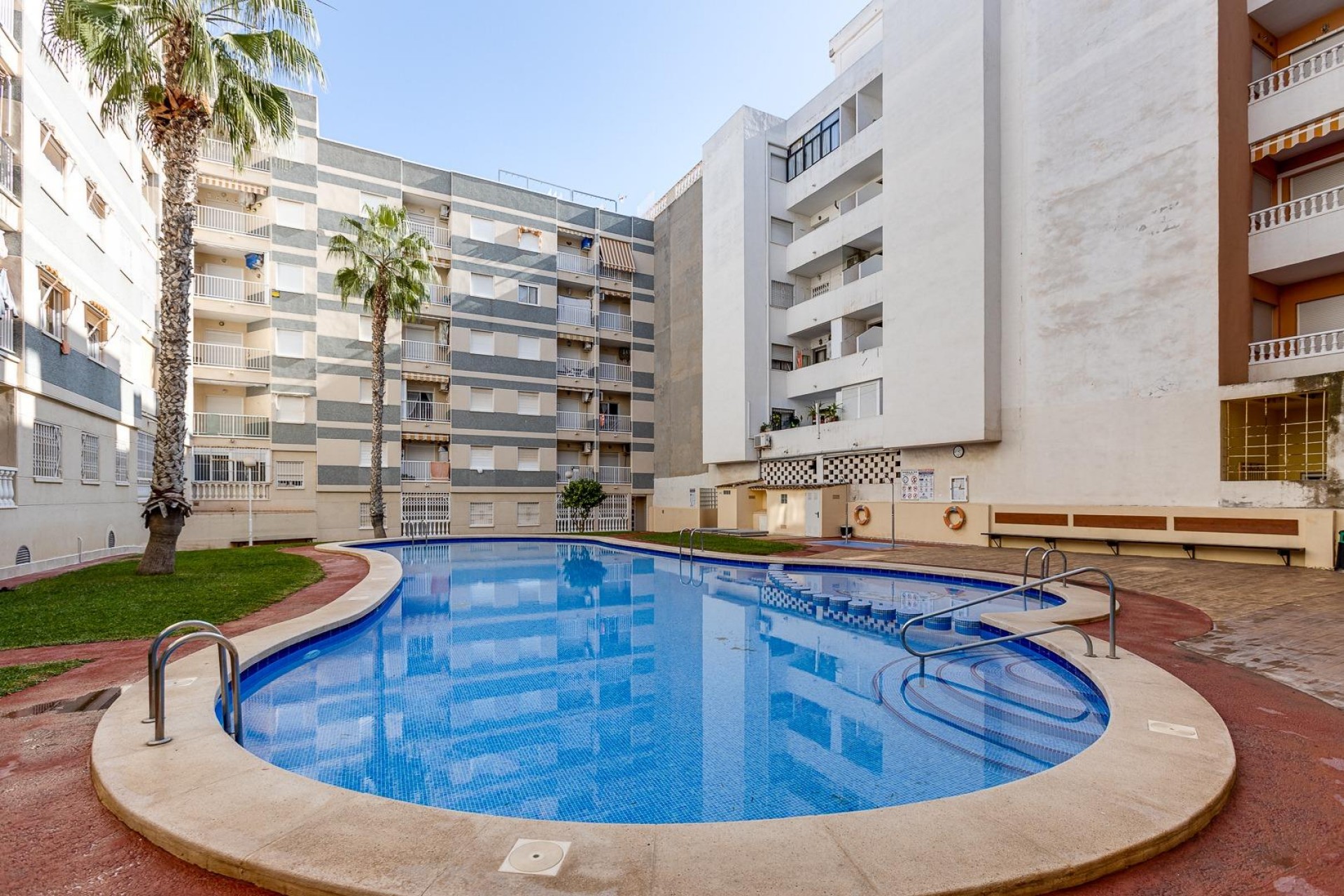 Resale - Apartment -
Torrevieja - Centro