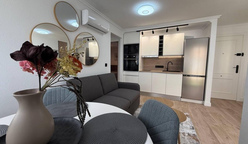 Resale - Apartment -
Torrevieja - Centro