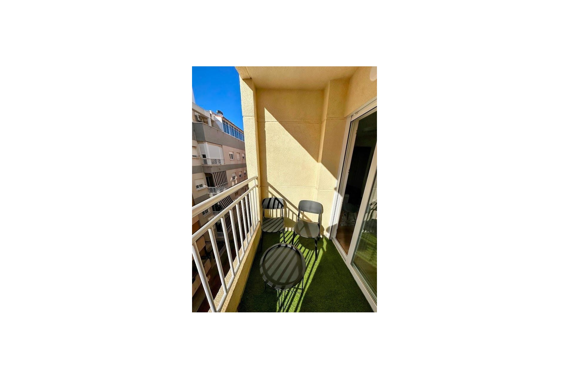 Resale - Apartment -
Torrevieja - Centro