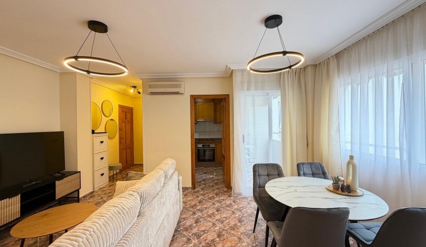Resale - Apartment -
Torrevieja - Centro